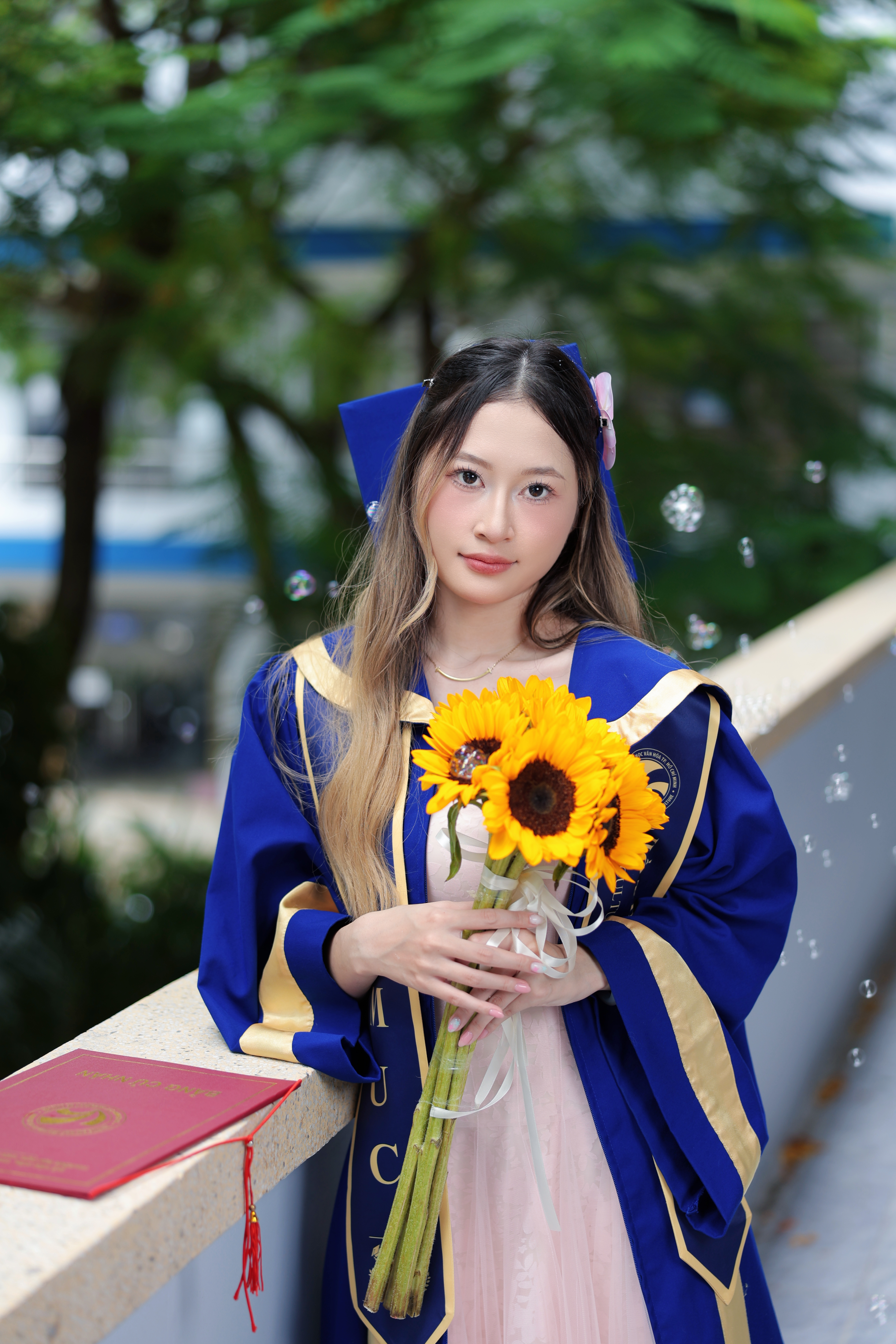 Khoảnh khắc tốt nghiệp 2